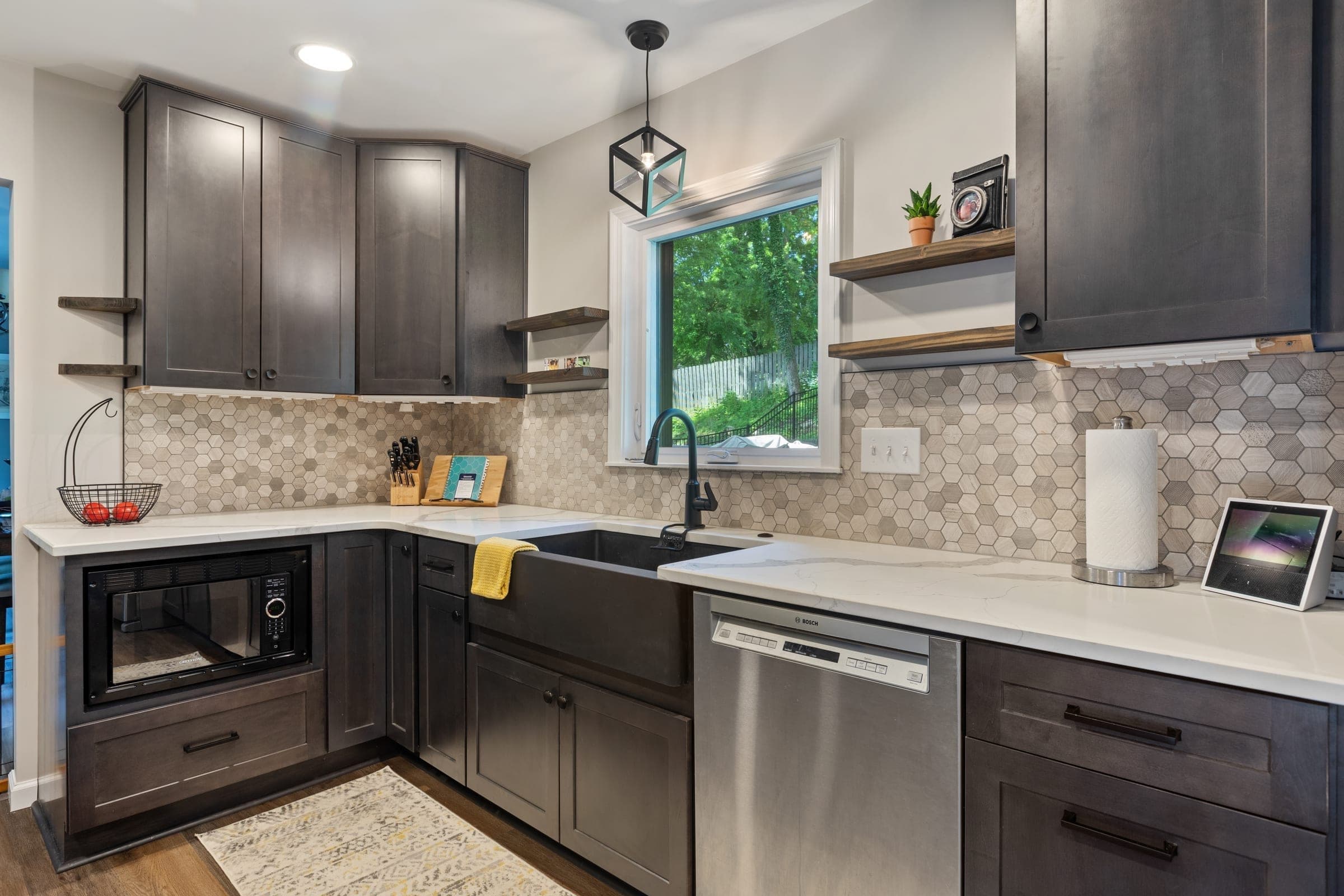 Fox Terrier Drive — Kitchen & Master Suite