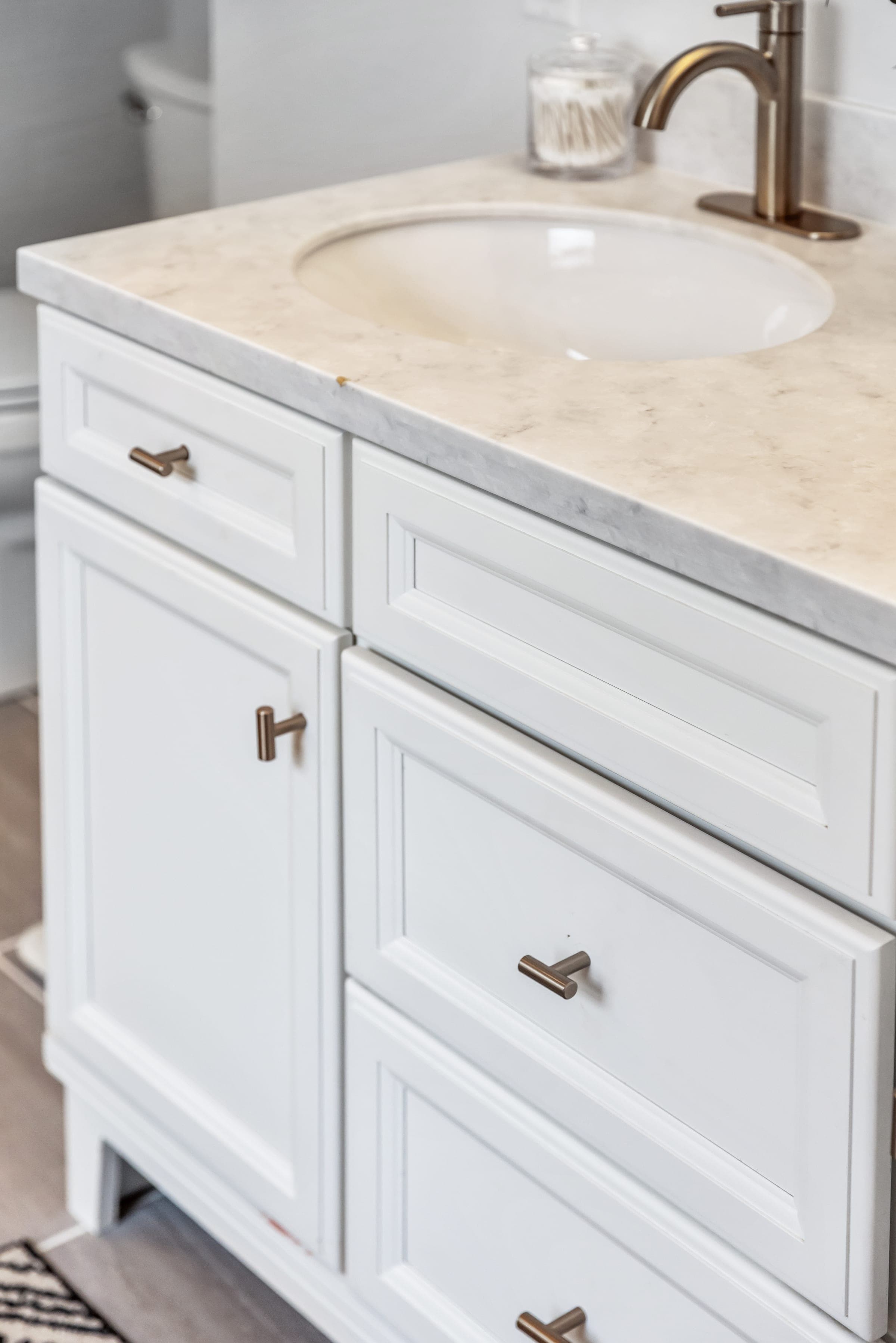 Phillips Avenue Primary Suite — bathrooms in Squirrel Hill