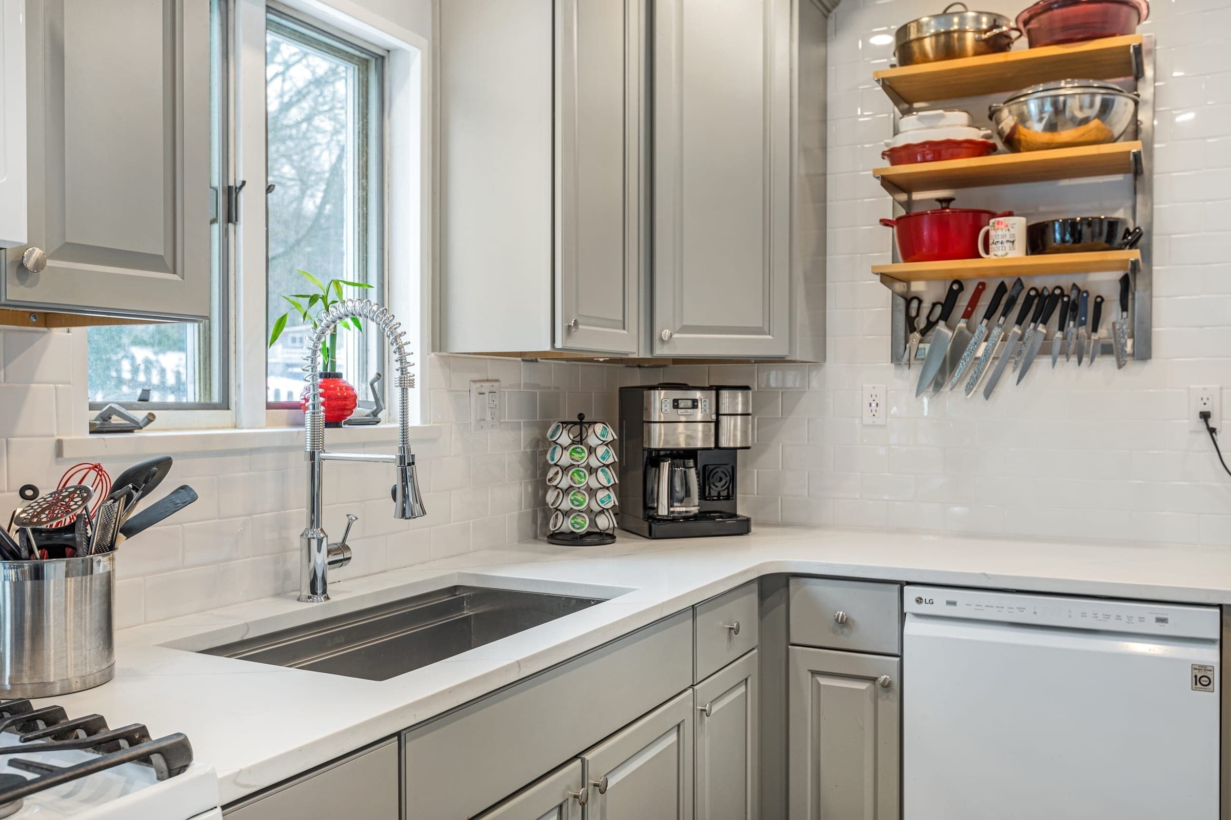 Sherwood Drive Kitchen detail 2