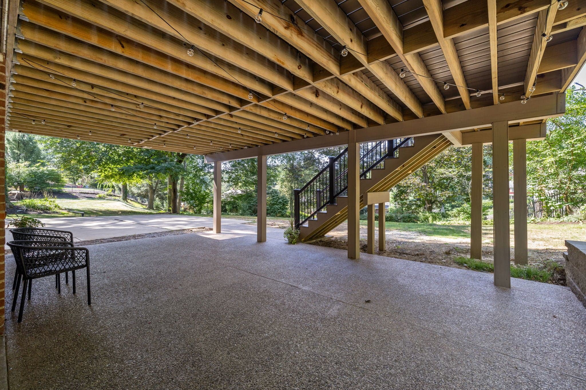 Upper Saint Clair Kitchen + Deck/Patio detail 8