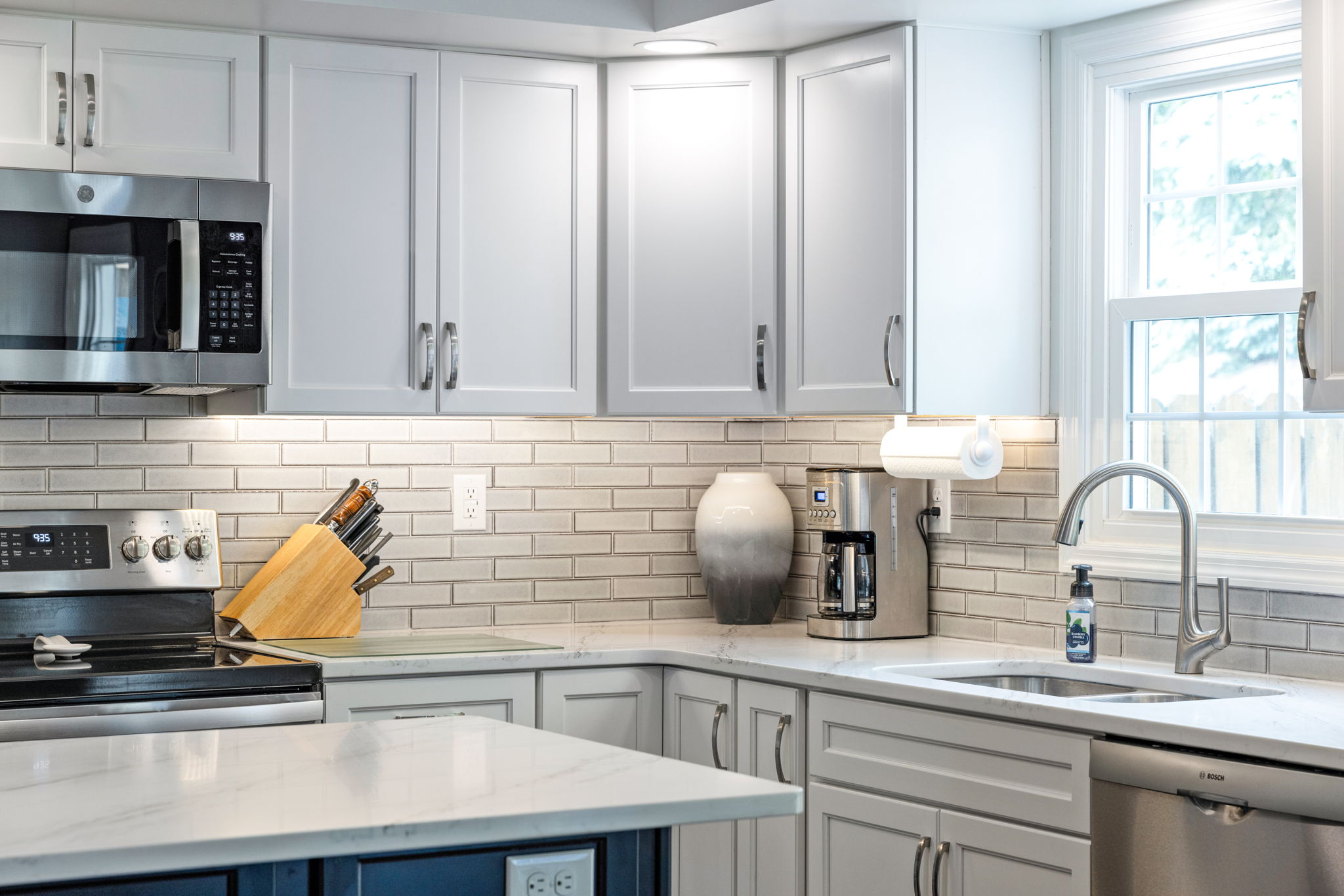 Kitchen hardwood floor installation