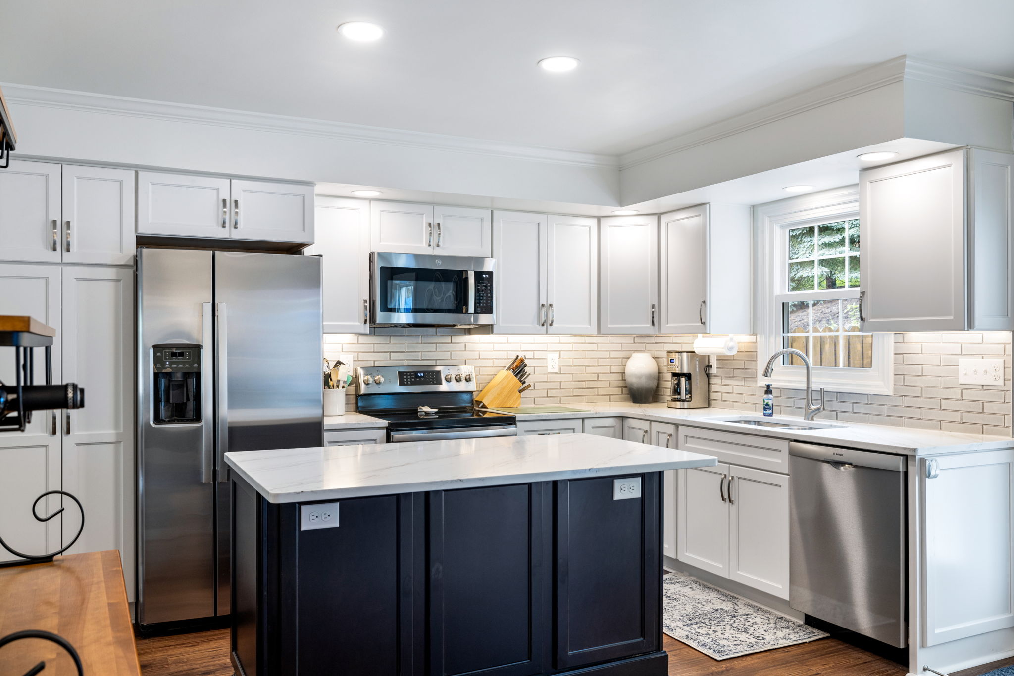 White shaker cabinet kitchen installation Pittsburgh