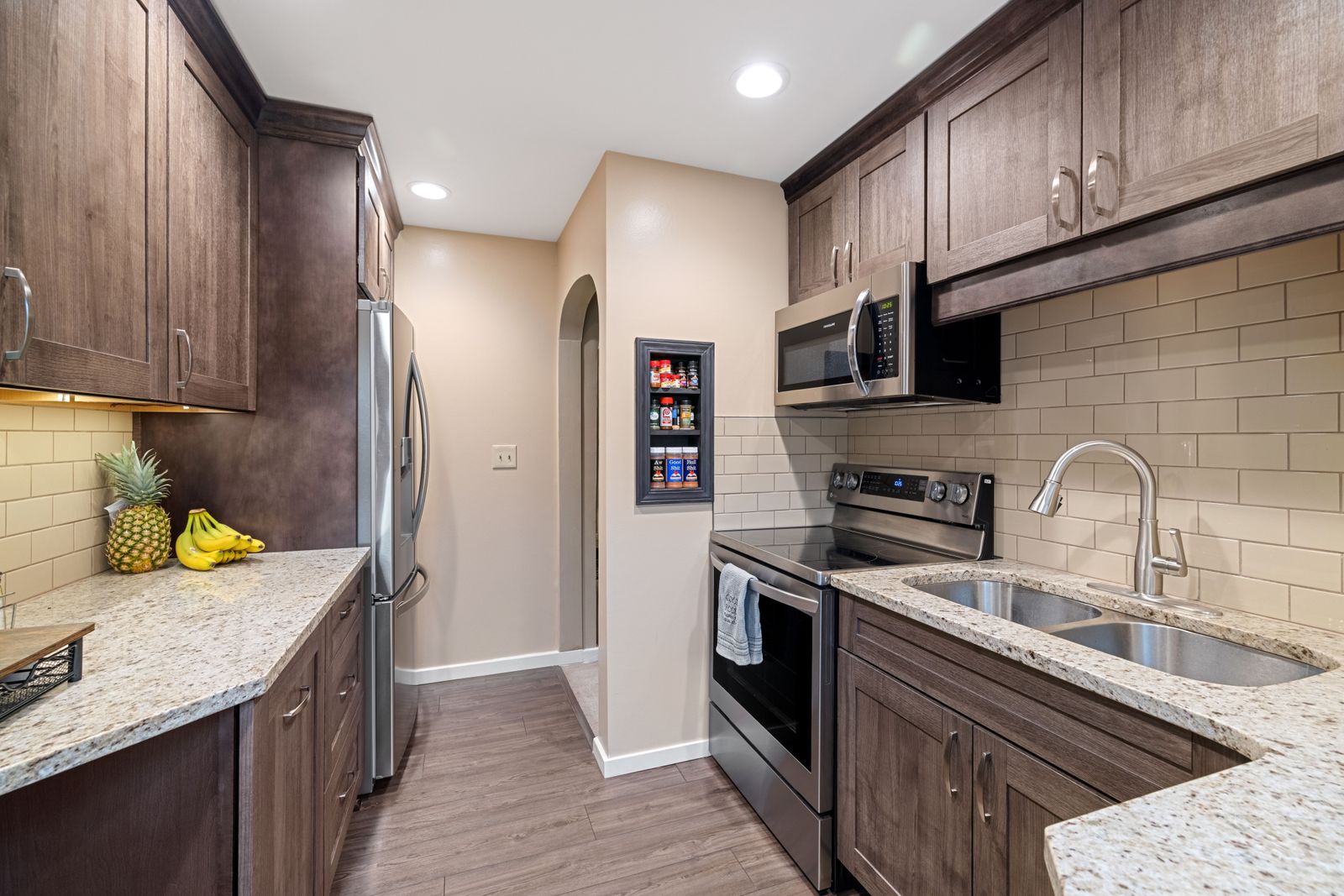 Modern kitchen island design