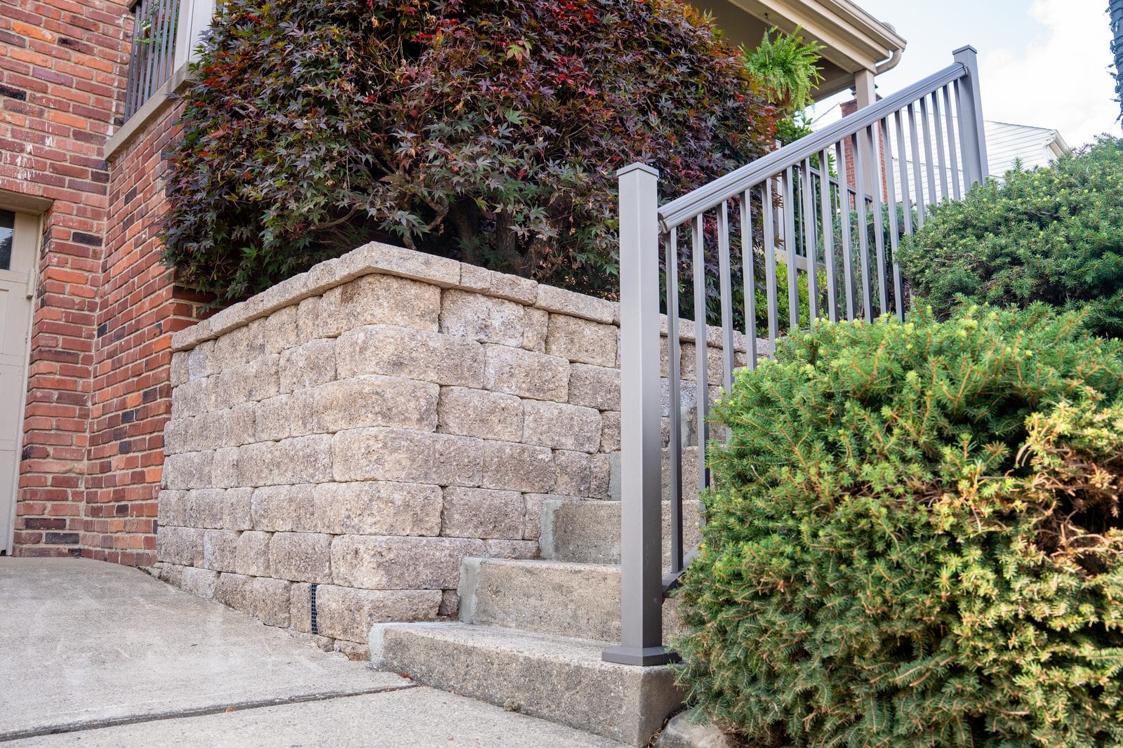 Retaining wall border in Pittsburgh