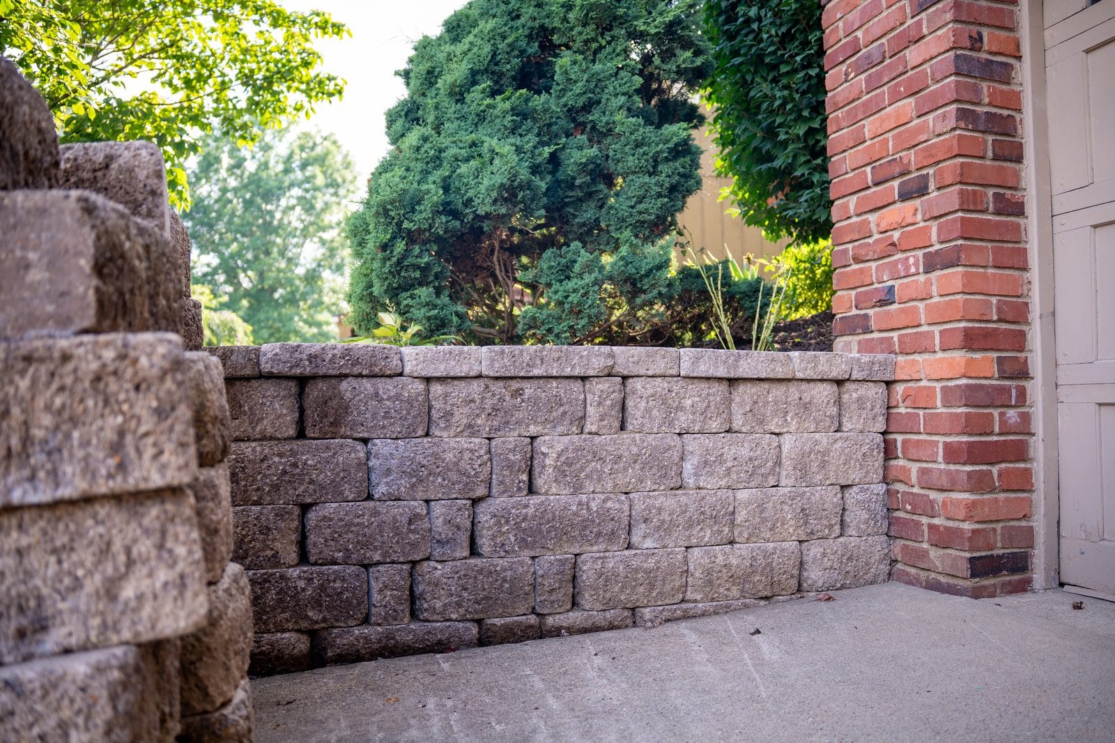 Stone column retaining wall